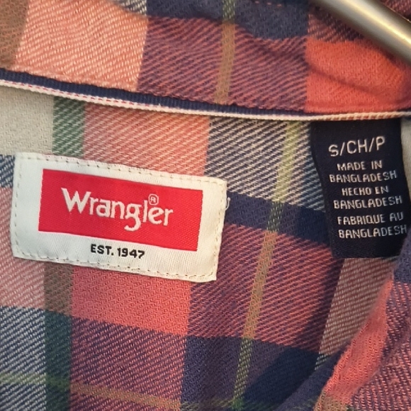 Wrangler Men's Pink & Navy Plaid Stretch Flannel Shirt - Size Small - Picture 3 of 8